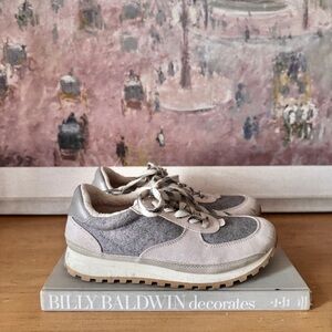 Universal Thread Womens Maria Memory Foam Faux Fur Lined Sneakers - Size 7